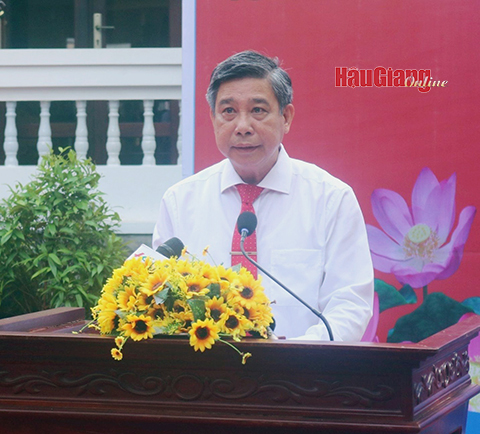 2;Đồng chí Đồng Văn Thanh, Phó Bí thư Tỉnh ủy, Chủ tịch UBND tỉnh, phát biểu tại buổi lễ.